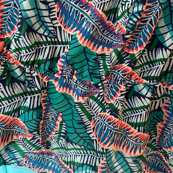 Liz Claiborne Print Peplum Blouse Sleeveless excellent condition Smocked Waist - Picture 7 of 12